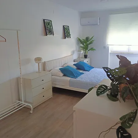 Hostel Mata Caparica *