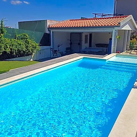Mata Caparica 게스트하우스 4*